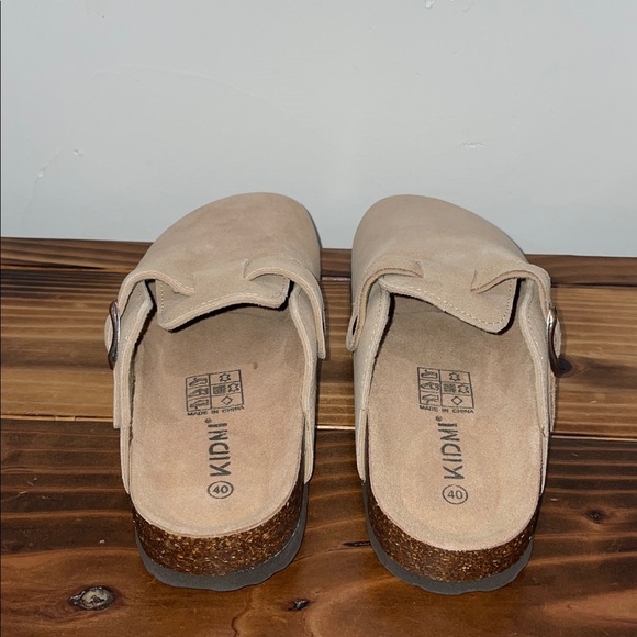 KIDMI Women's Tan Suede Mules Slip-On Clogs NWOT Size 40 (US 8.5) - Picture 10 of 14